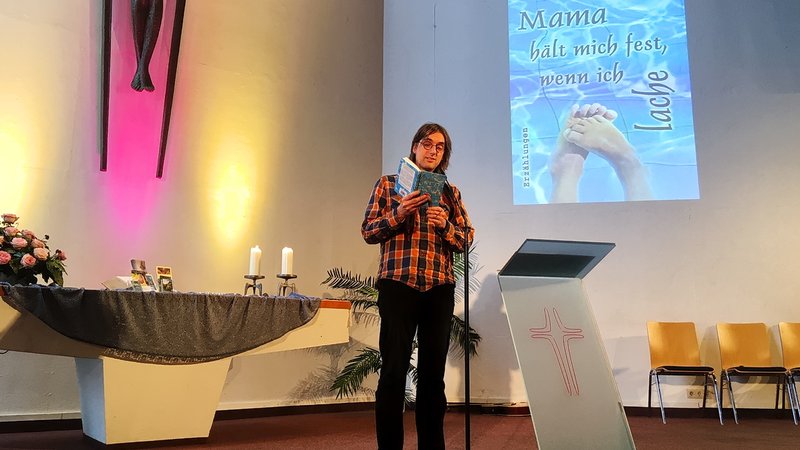 Autor Peter Coon bei Lesen & Loben im Lehmkul-Oberstübchen und in der Martin-Luther-Kirche in Witten